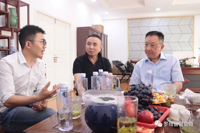 中国家纺协会会长杨兆华先生莅临罗绮窗帘工厂参观指导工作