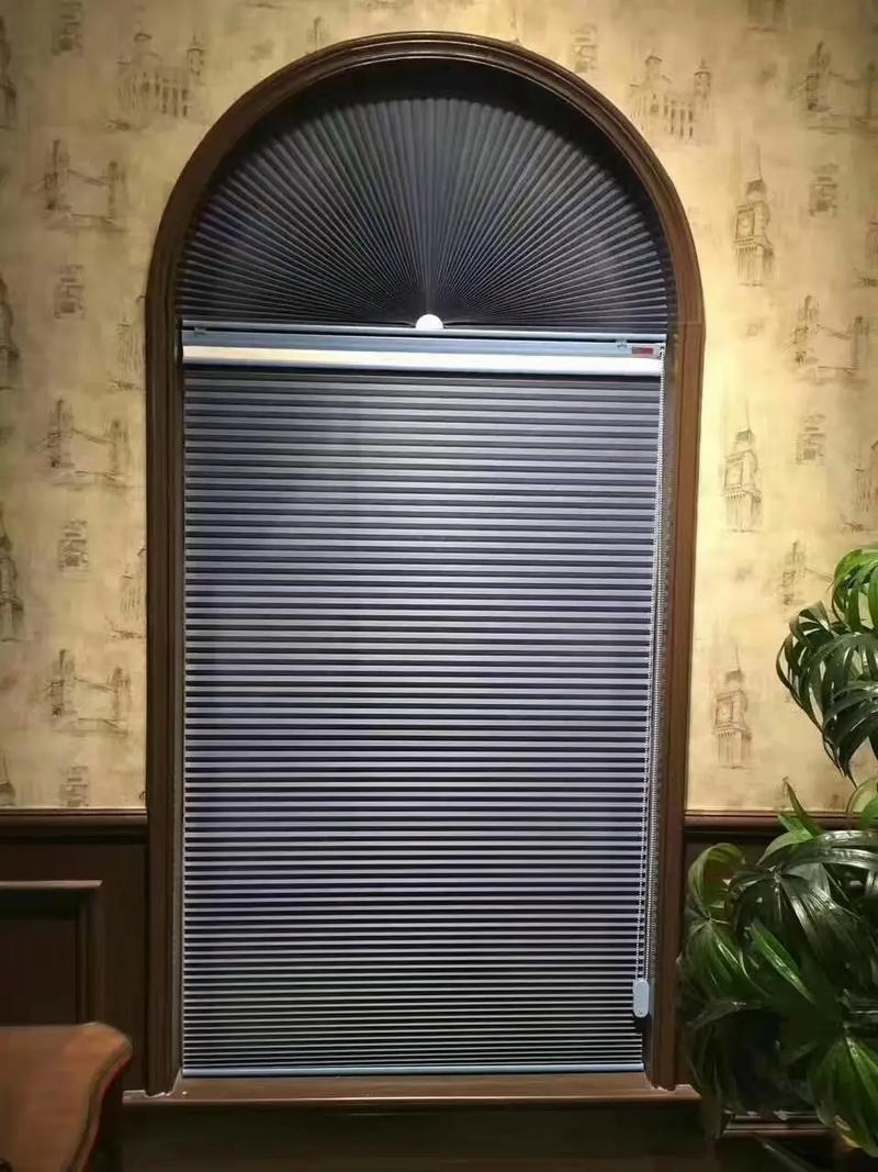 佛山奥迪尔窗饰城第四款异形窗蜂巢帘 活动式阳光房的灵动点睛之笔